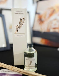 Lara & Baby Jerry the Giraffes | Aromatherapy Diffuser French Linen